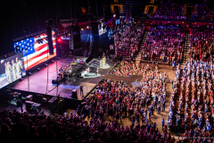 Brad Paisley with special guest Tyler Farr at Mohegan Sun Arena