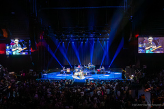 Brad Paisley with special guest Tyler Farr at Mohegan Sun Arena