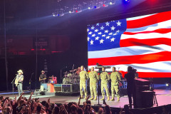 Brad Paisley with special guest Tyler Farr at Mohegan Sun Arena